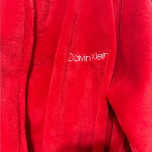 Calvin Klein Women’s plush robe. Size XS/ S . Color red
